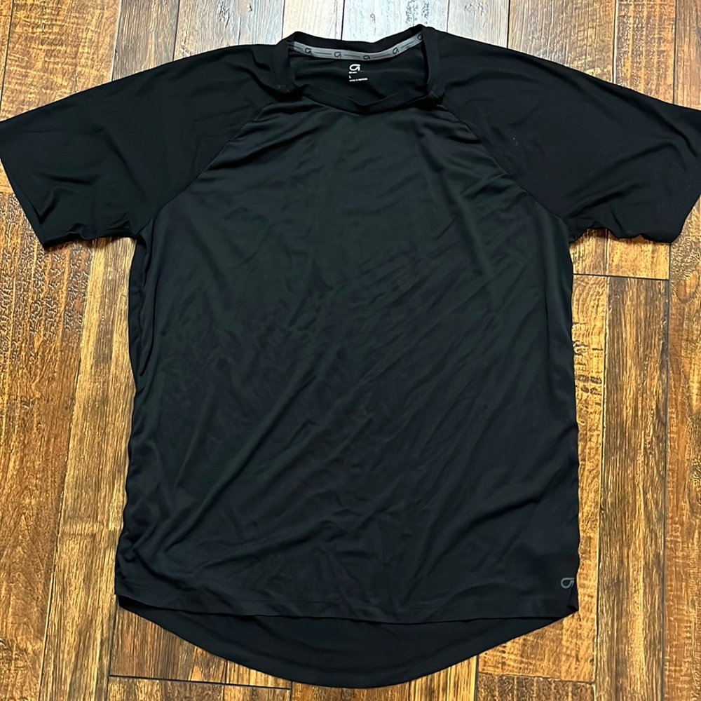 GapFit quick dry black tshirt